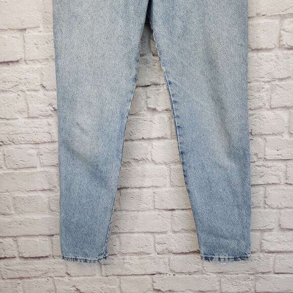 Vintage GAP High Waisted Tapered Leg Mom Jeans Light Wash Cotton Grunge Sz 9/10 - Picture 7 of 14